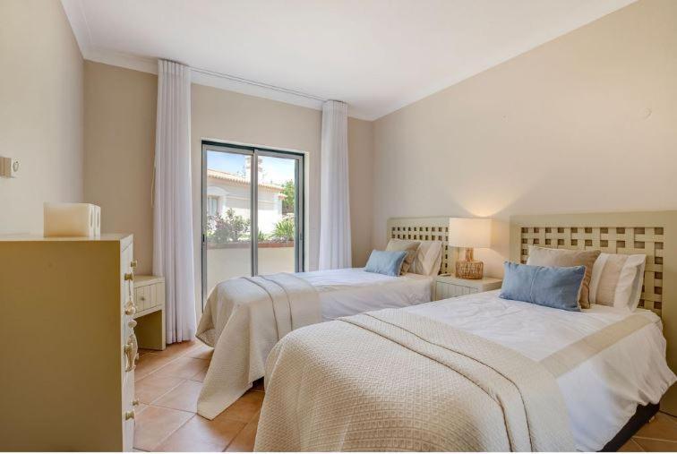 2Bedroom Bungalow Heated Shared Pool ,Near Carvoeiro And Ferrugudo Extérieur photo